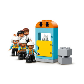 Stavba s věžovým jeřábem