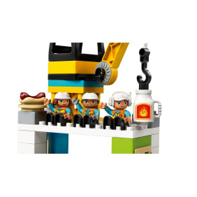 Stavba s věžovým jeřábem