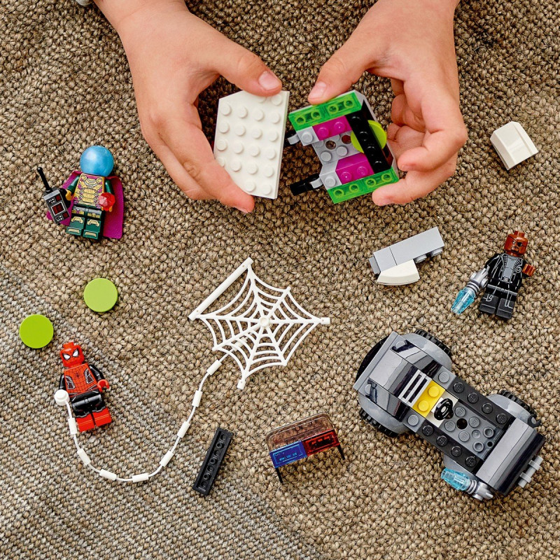 Spider-Man a Mysteriův útok dronem