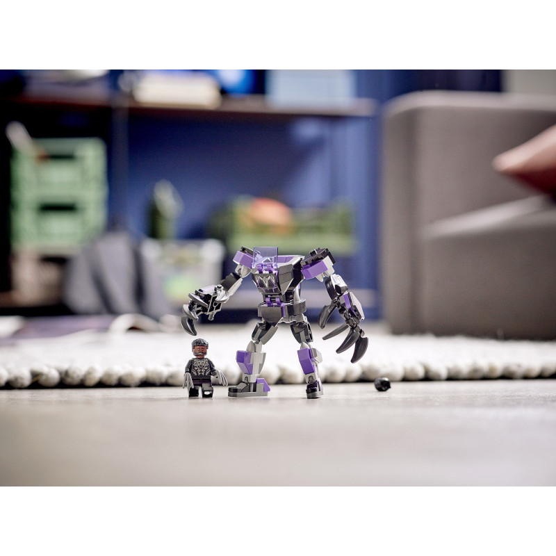 Black Pantherovo robotické brnění