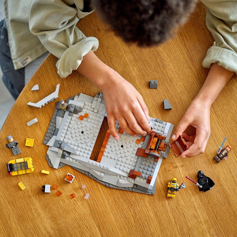 Obi-Wan Kenobi™ vs. Darth Vader™