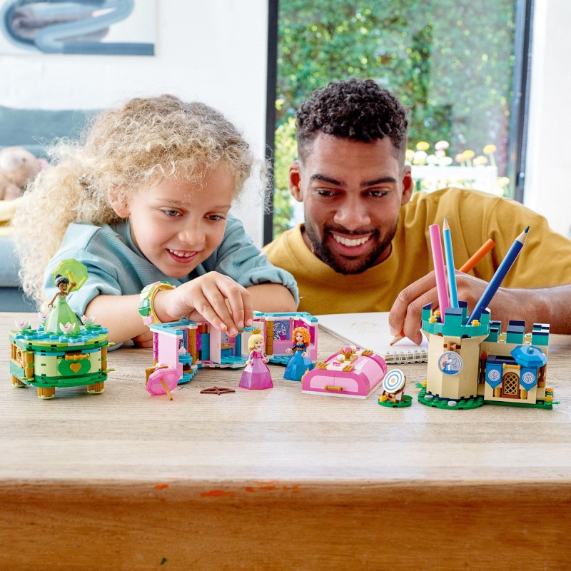 Kouzelný svět Šípkové Růženky, Rebelky a Tiany