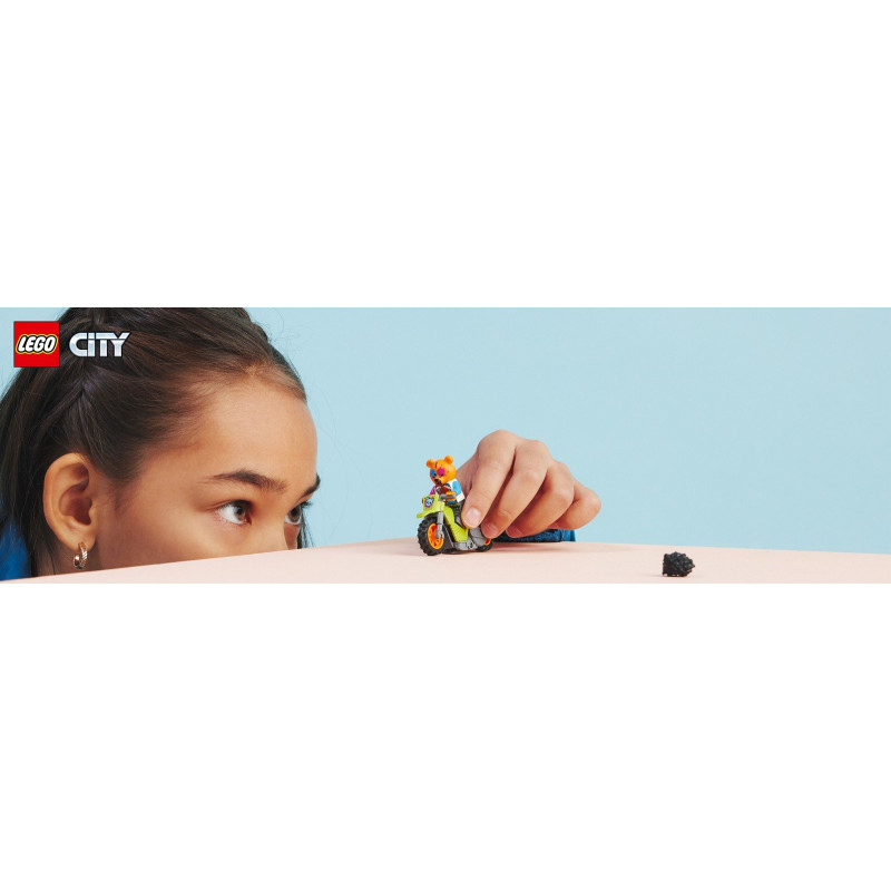 Medvěd a kaskadérská motorka Medvěd a kaskadérská motorka