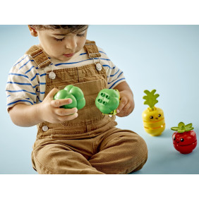 Traktor se zeleninou a ovocem