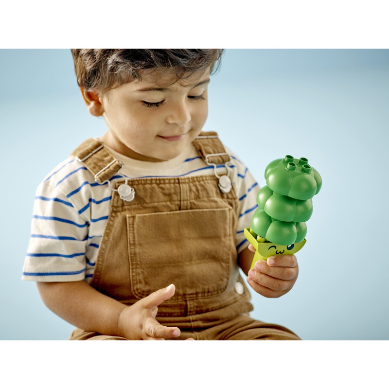 Traktor se zeleninou a ovocem