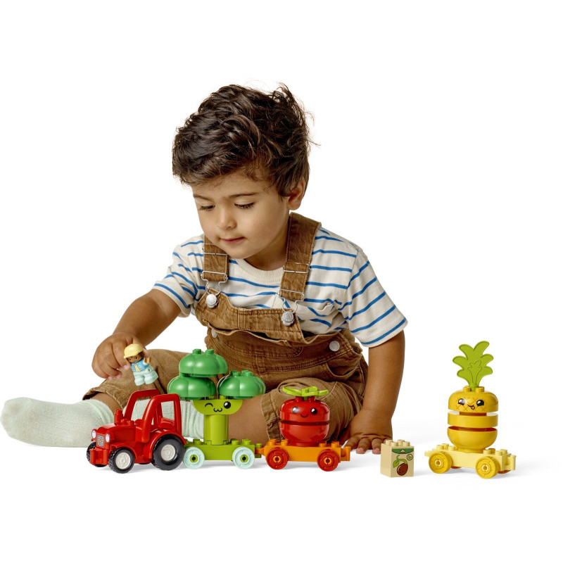 Traktor se zeleninou a ovocem