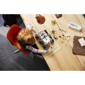 Vozítko NASA Perseverance na průzkum Marsu