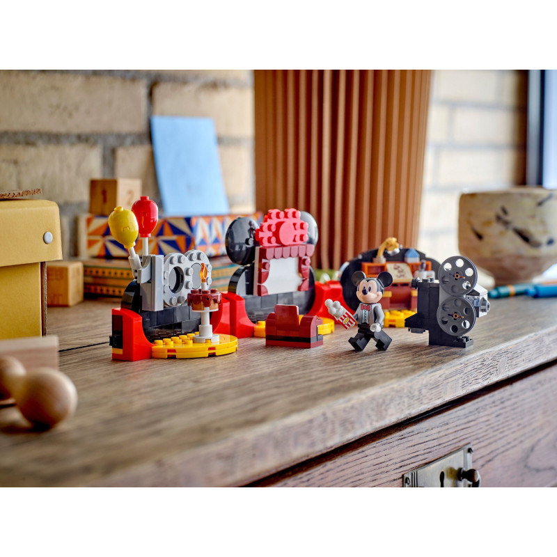 Oslava 100 let studia Disney