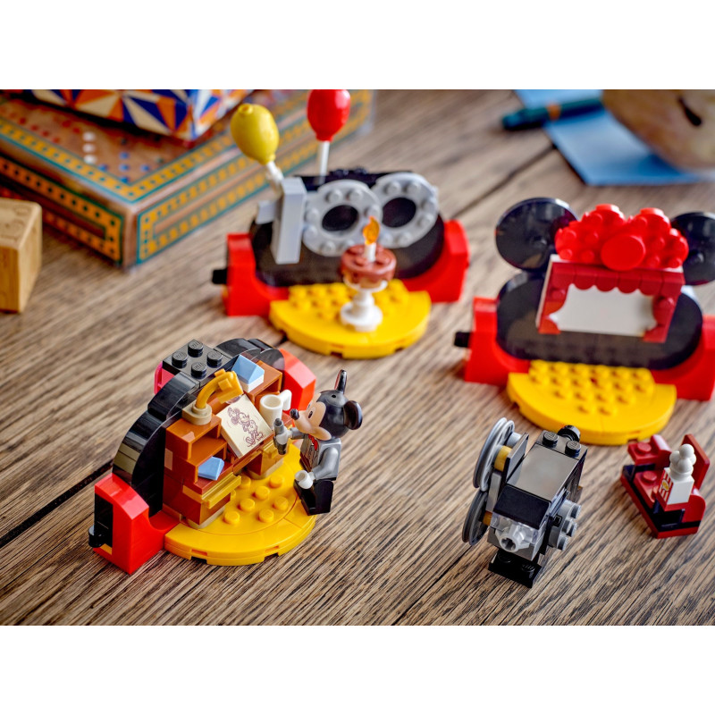 Oslava 100 let studia Disney