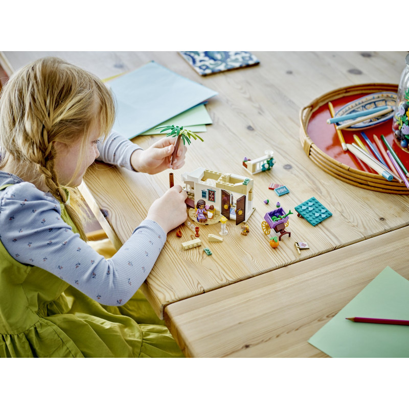 Asha ve městě Rosas