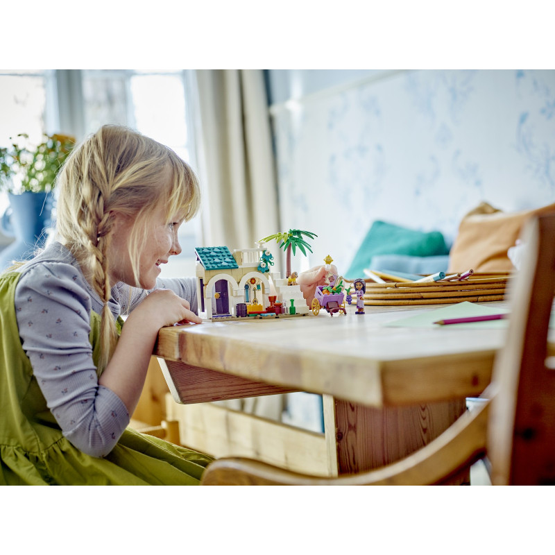 Asha ve městě Rosas