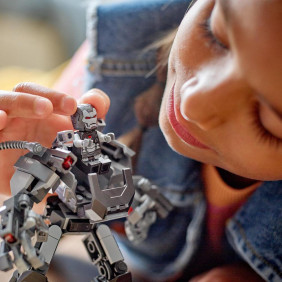War Machine v robotickém brnění