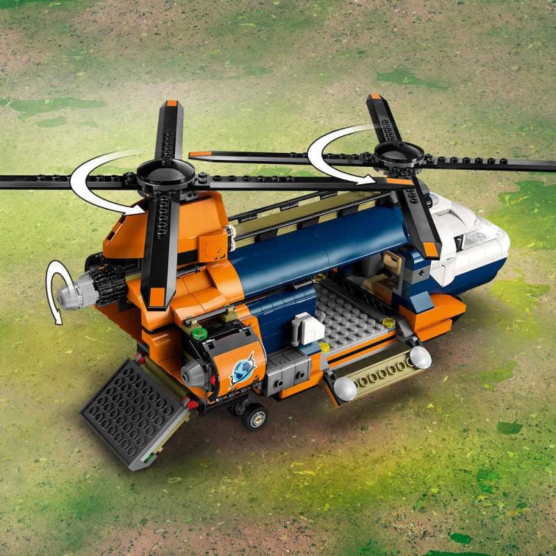 Helikopt&eacute;ra na průzkum džungle v z&aacute;kladn&iacute;m t&aacute;boře