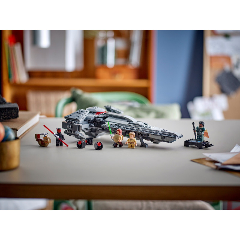 Sith Infiltrator&trade; Dartha Maula