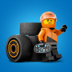 Jezdec F1&reg; se z&aacute;vodn&iacute;m vozem McLaren