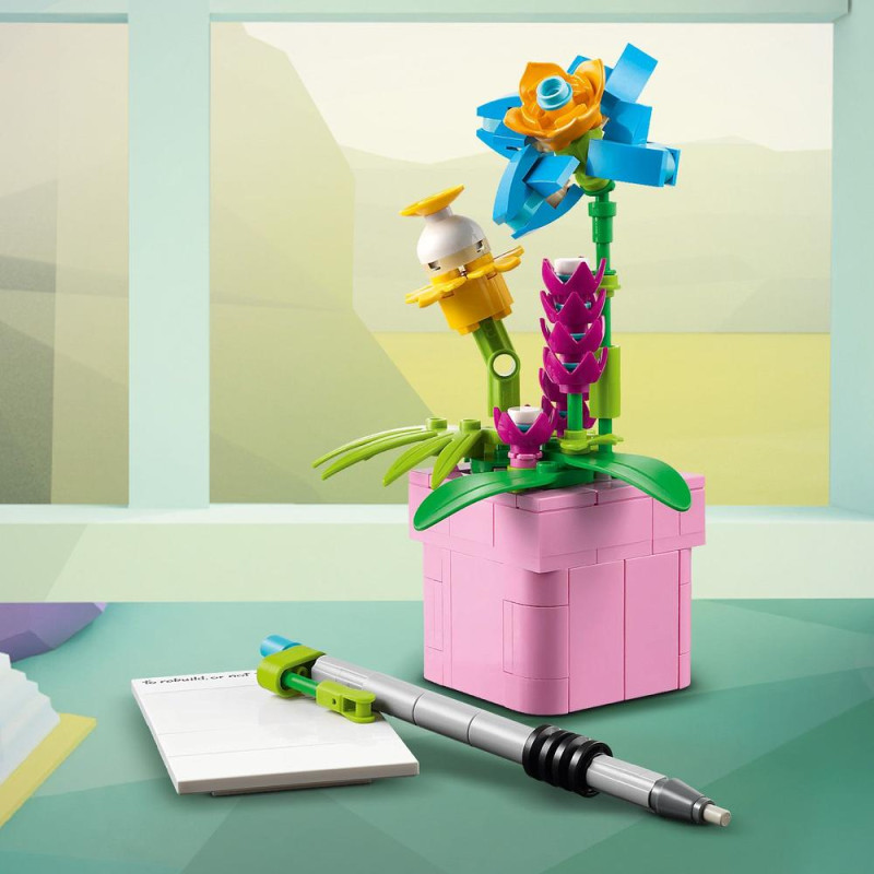 Psací stroj s květinami