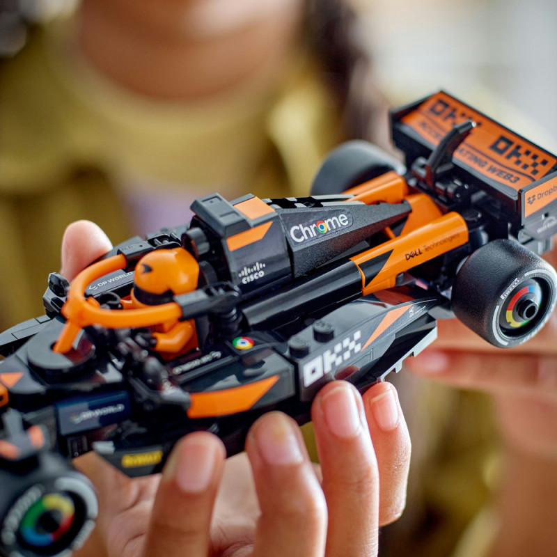Závodní auto McLaren F1® Team MCL38