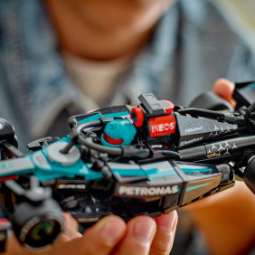 Závodní auto Mercedes-AMG F1® W15