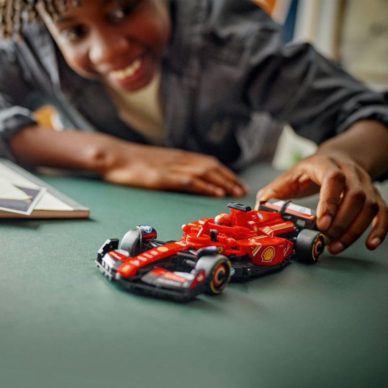 Závodní auto Ferrari SF-24 F1®