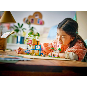 Kočičí narozeninová oslava a dům na stromě