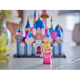 Miniaturn&iacute; z&aacute;mek Disneyho &Scaron;&iacute;pkov&eacute; Růženky