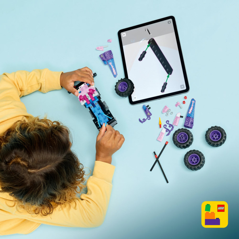 Monster Jam&trade; Sparkle Smash&trade; s natahovac&iacute;m motorem