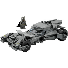 Batman vs. Superman&trade;: Batmobil