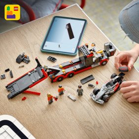 V&yacute;stavn&iacute; n&aacute;klaď&aacute;k F1&reg; se z&aacute;vodn&iacute;m autem Audi F1&reg;