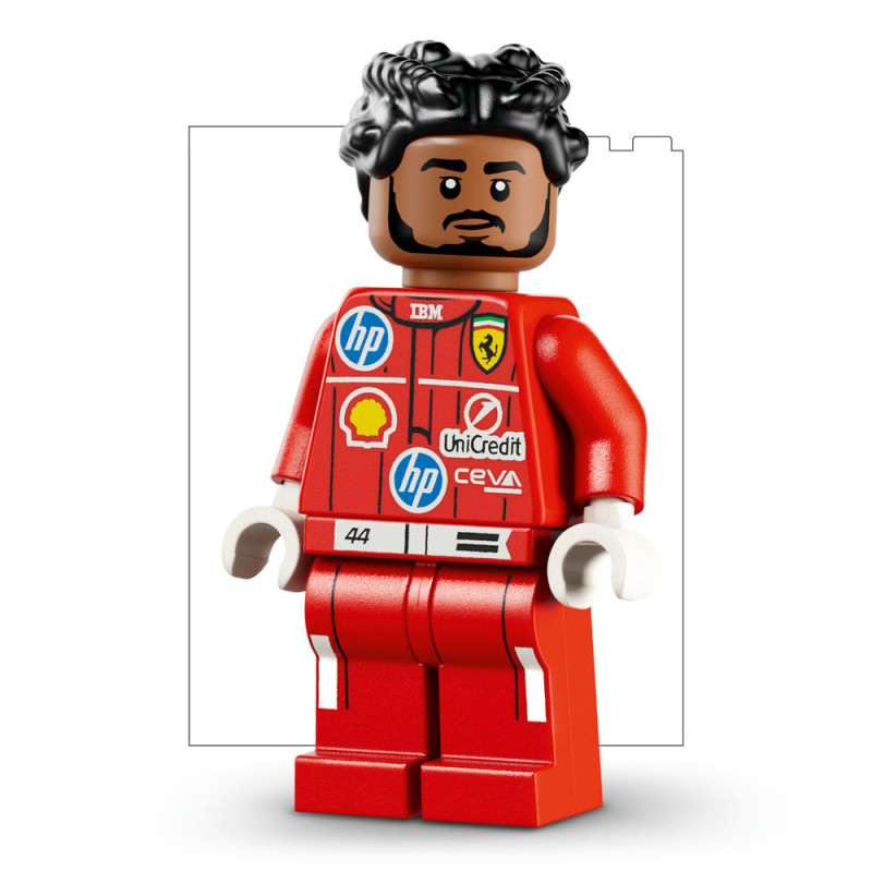 Helma Lewis Hamilton ze Scuderia Ferrari HP