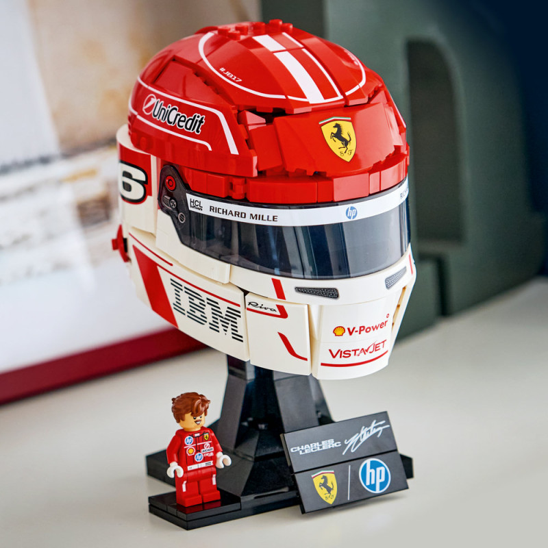 Helma Charles Leclerc ze Scuderia Ferrari HP