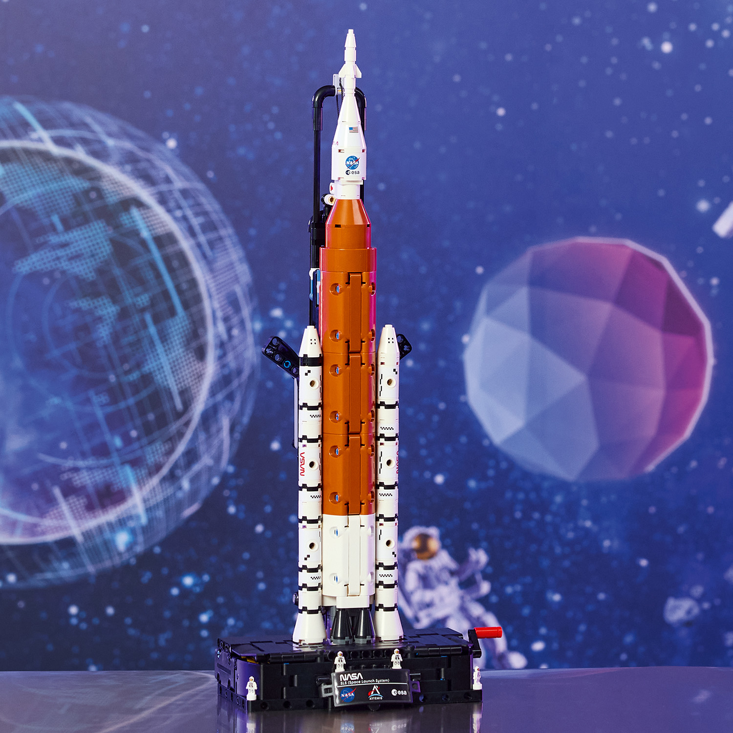Vyvinuto ve spolupr&aacute;ci s NASA a ESA
