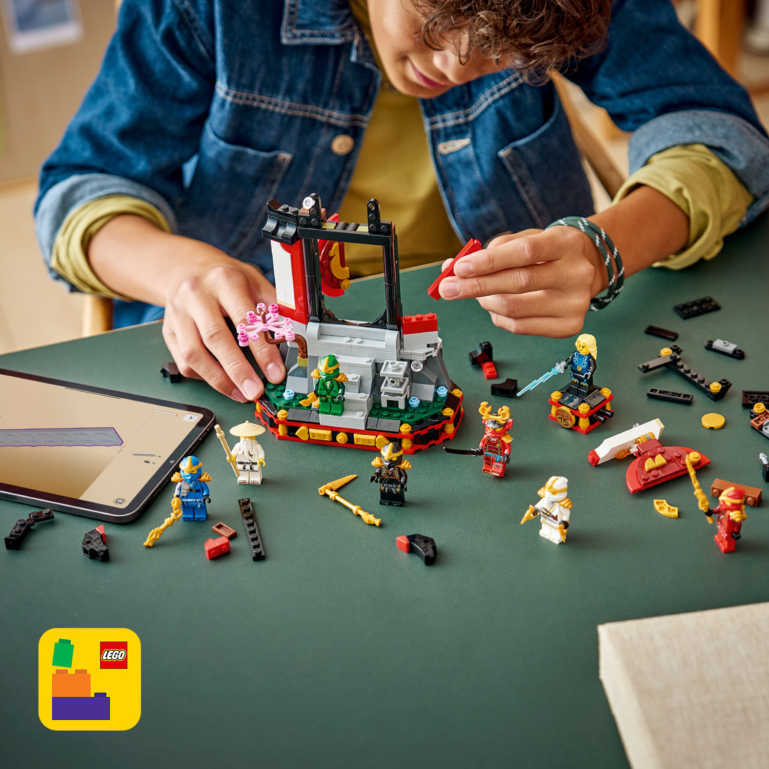 Včetně interaktivn&iacute;ho n&aacute;vodu na stavěn&iacute; ve 3D